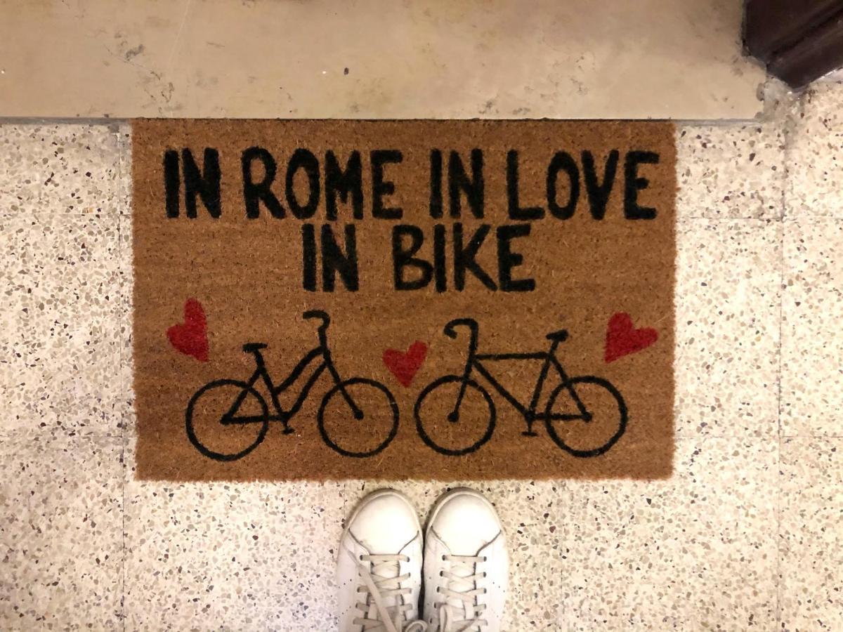In Rome In Love In Bike Exteriör bild